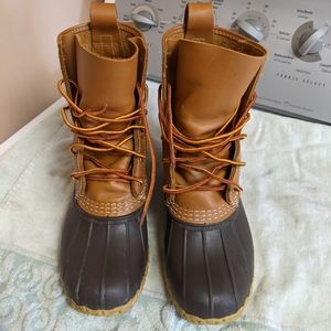 Like new, original been boots, size 6